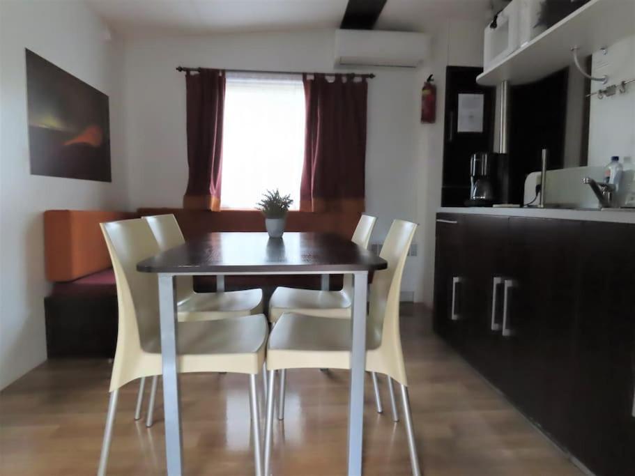 Mobile Home 6-Pers Camping Lei Suves-Cotes D'Azur-Including Airco Roquebrune-sur Argens Exteriör bild
